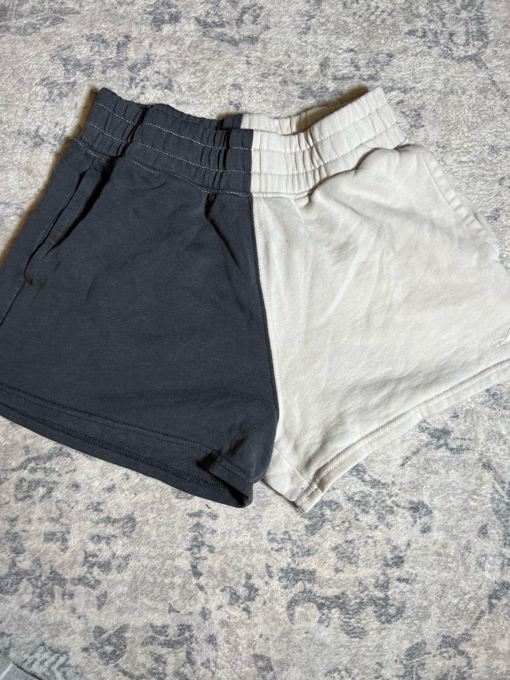Hollister shorts cream and Grey